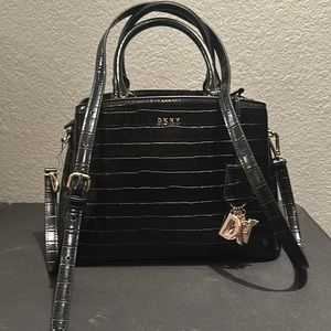 DKNY Women's Paige Sm Satchel